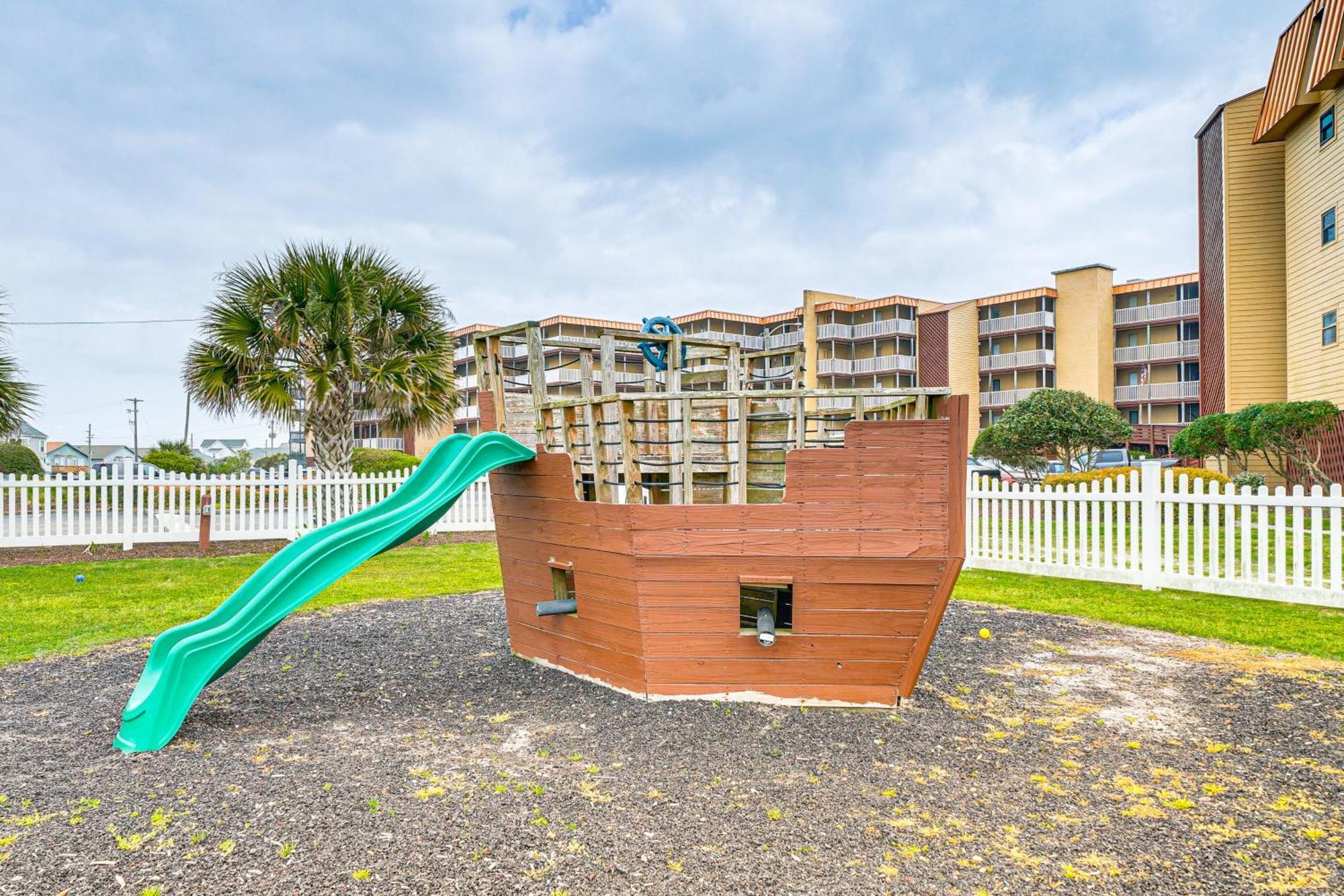 Steps To The Beach Oceanfront Condo With Lanai! North Topsail Beach Exteriér fotografie