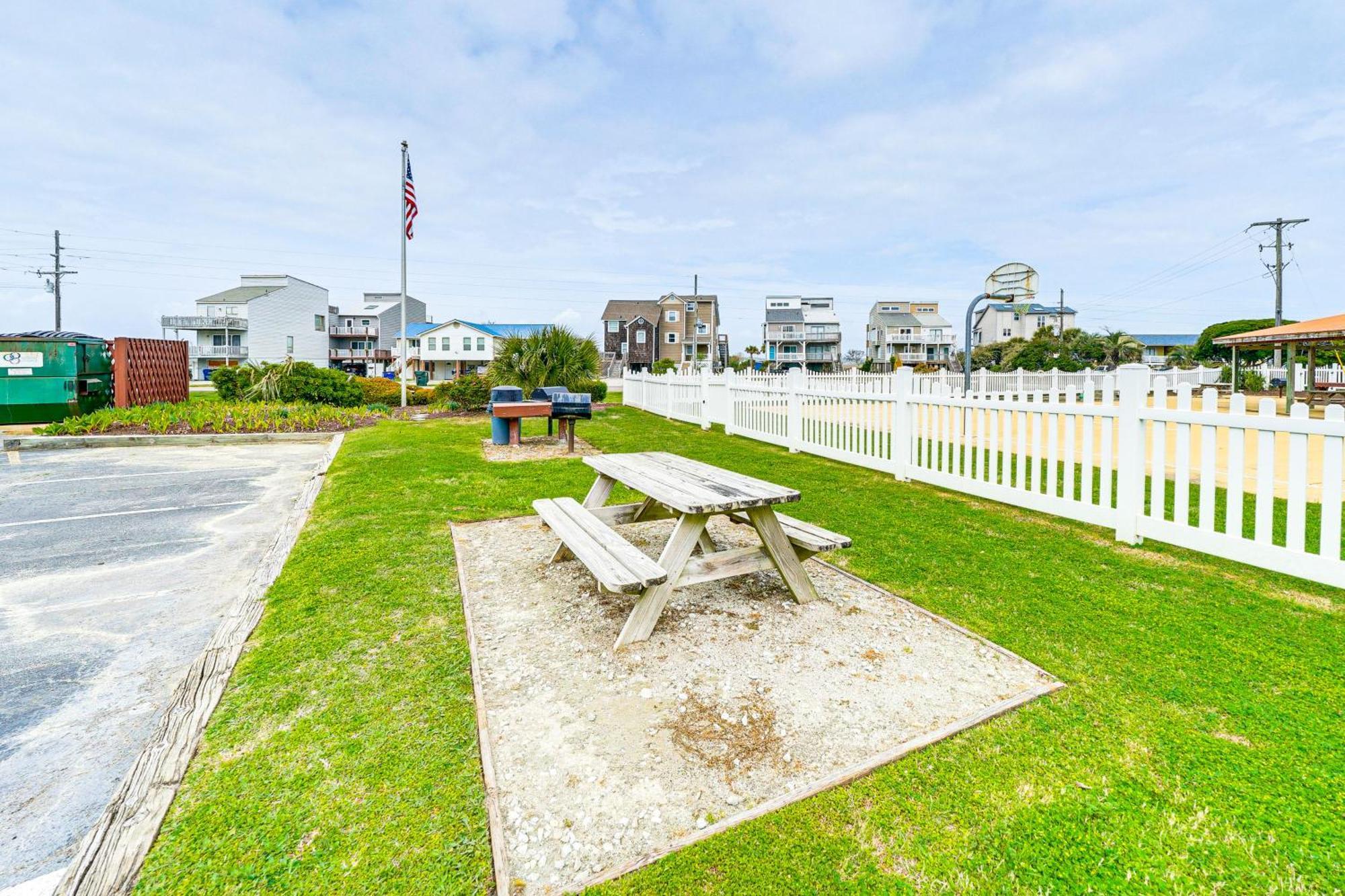 Steps To The Beach Oceanfront Condo With Lanai! North Topsail Beach Exteriér fotografie